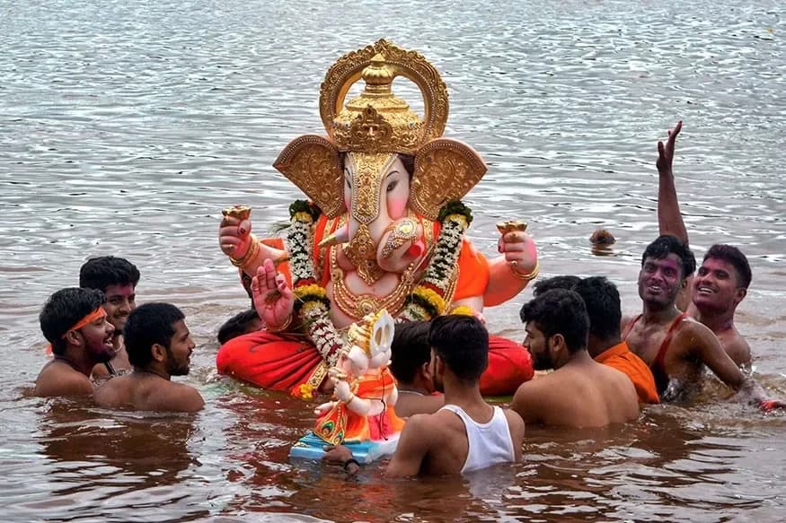 Here are the things which are required for Ganesh Chaturthi Puja.